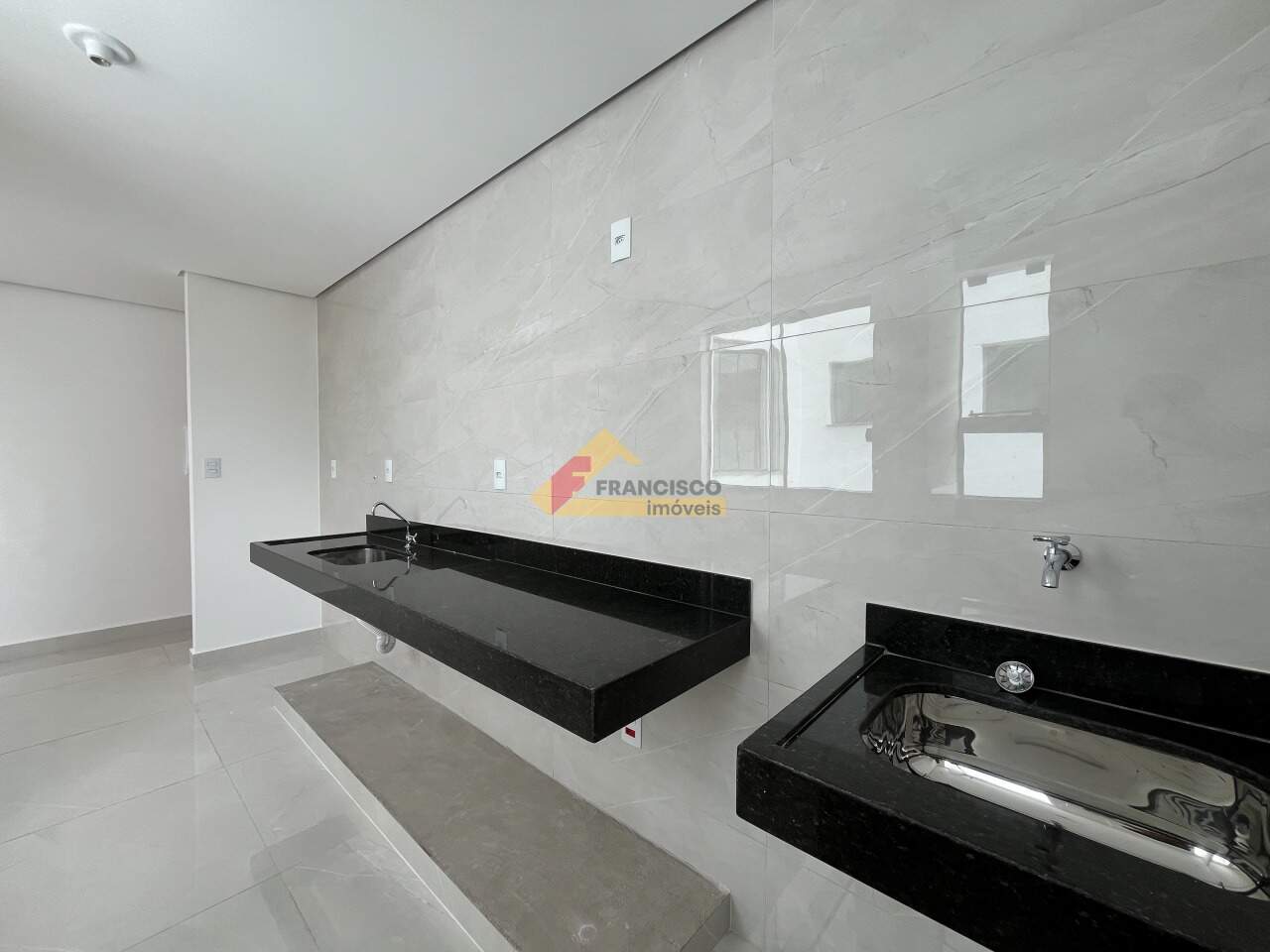 Apartamento para aluguel no Manoel Valinhas: