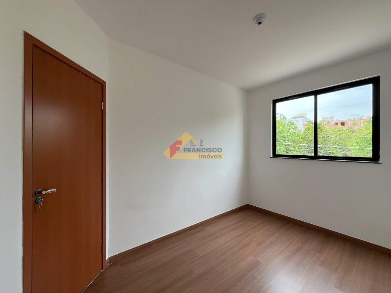 Apartamento para aluguel no Manoel Valinhas: