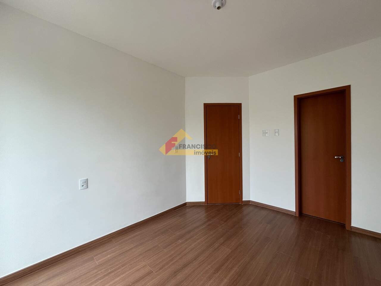 Apartamento para aluguel no Manoel Valinhas:
