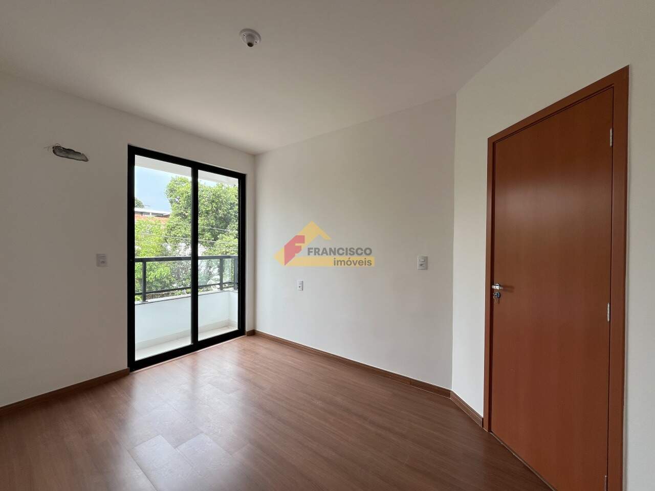 Apartamento para aluguel no Manoel Valinhas: