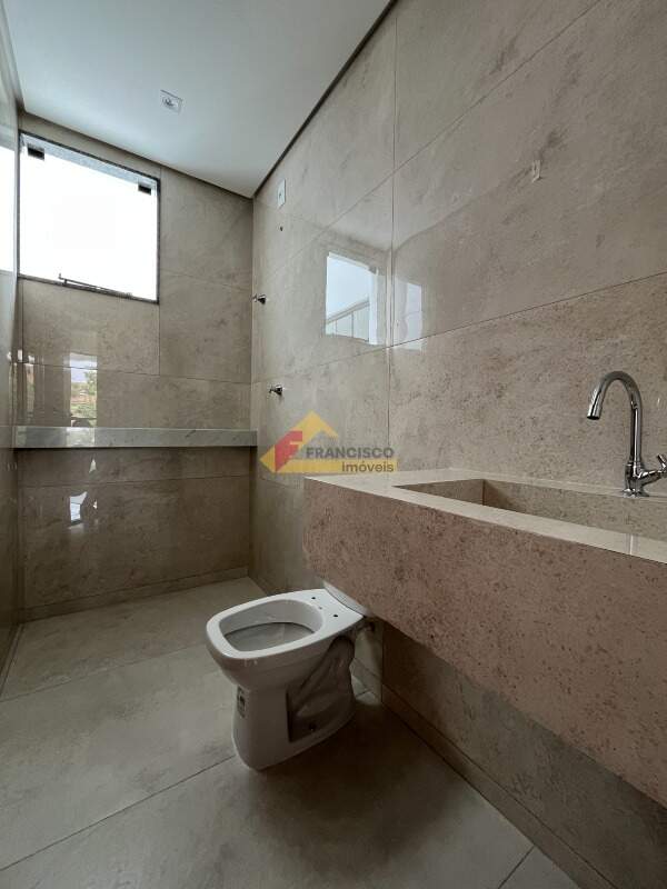 Apartamento para aluguel no Manoel Valinhas: