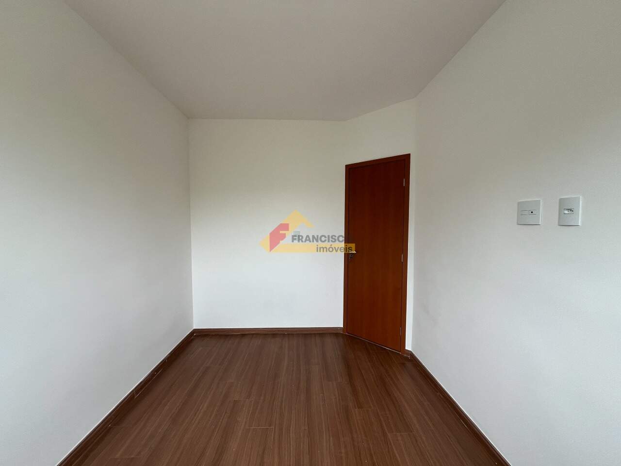 Apartamento para aluguel no Manoel Valinhas: