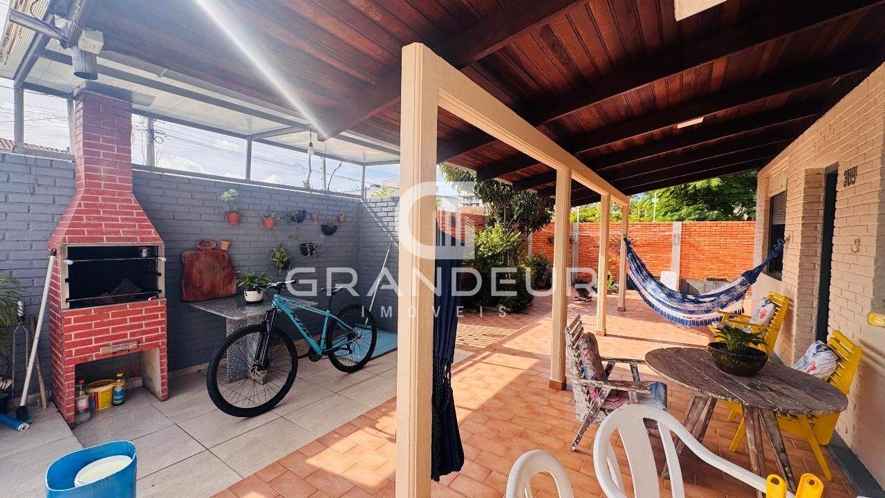 Casa à venda no Centro: 
