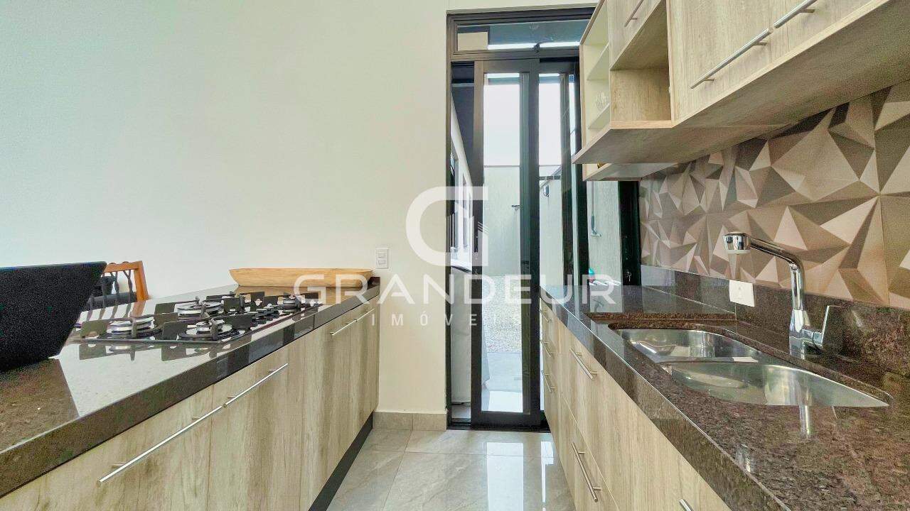 Casa à venda no Balneário Eliana: 