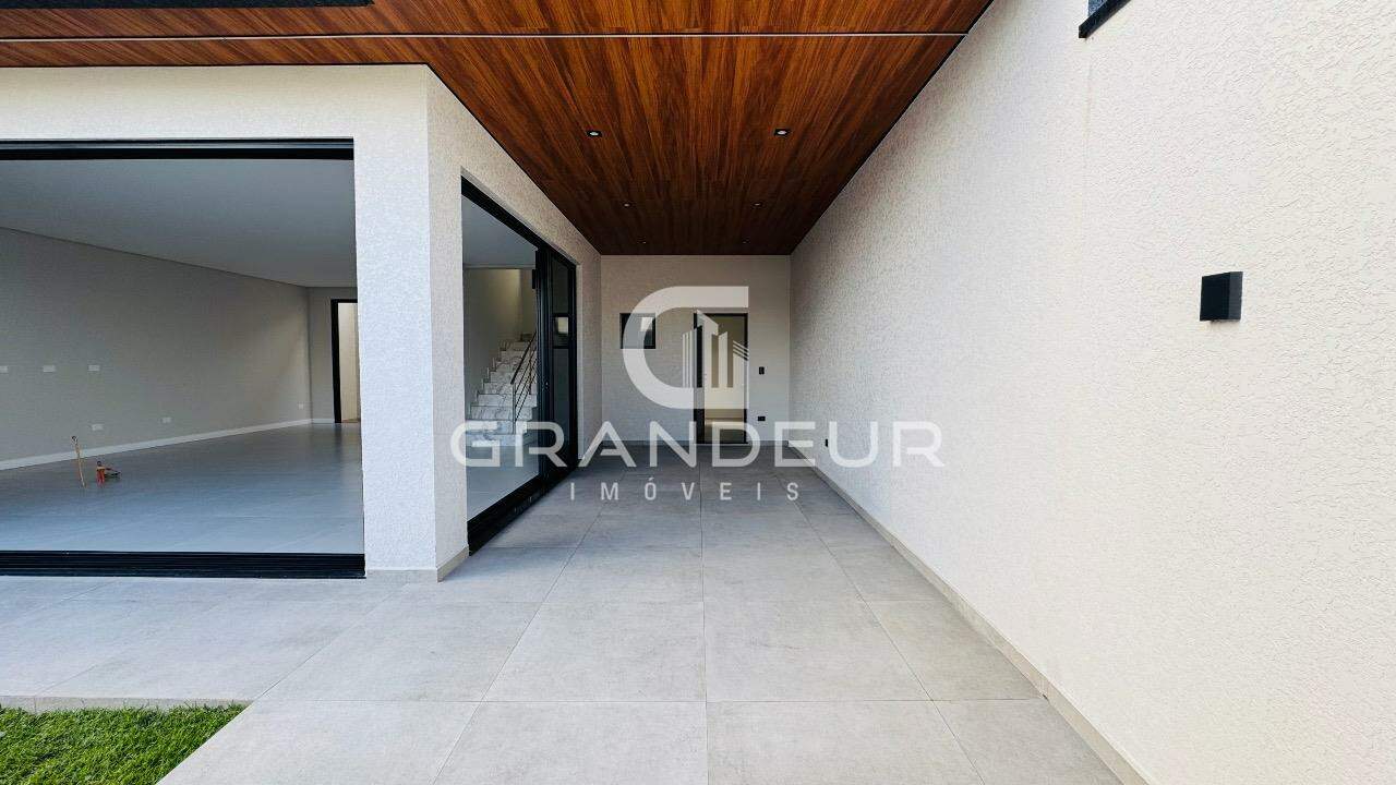 Sobrado à venda no Balneário Eliana: 