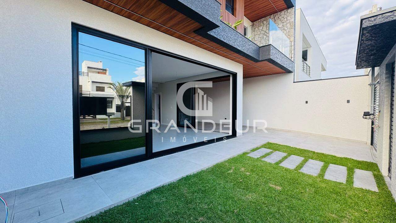 Sobrado à venda no Balneário Eliana: 