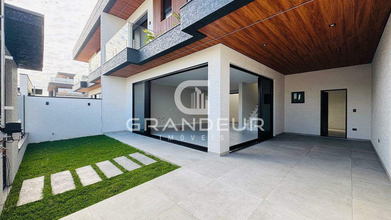 Sobrado à venda no Balneário Eliana: 