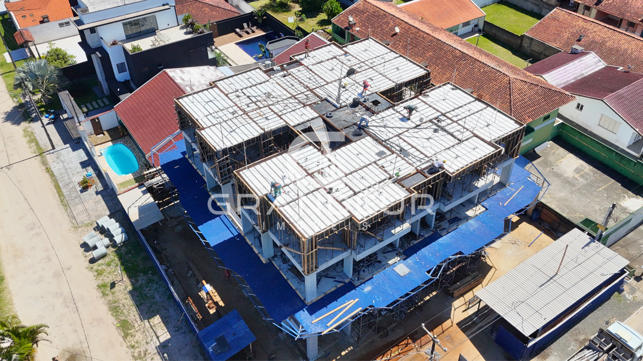 Apartamento à venda no Balneário Eliana: 