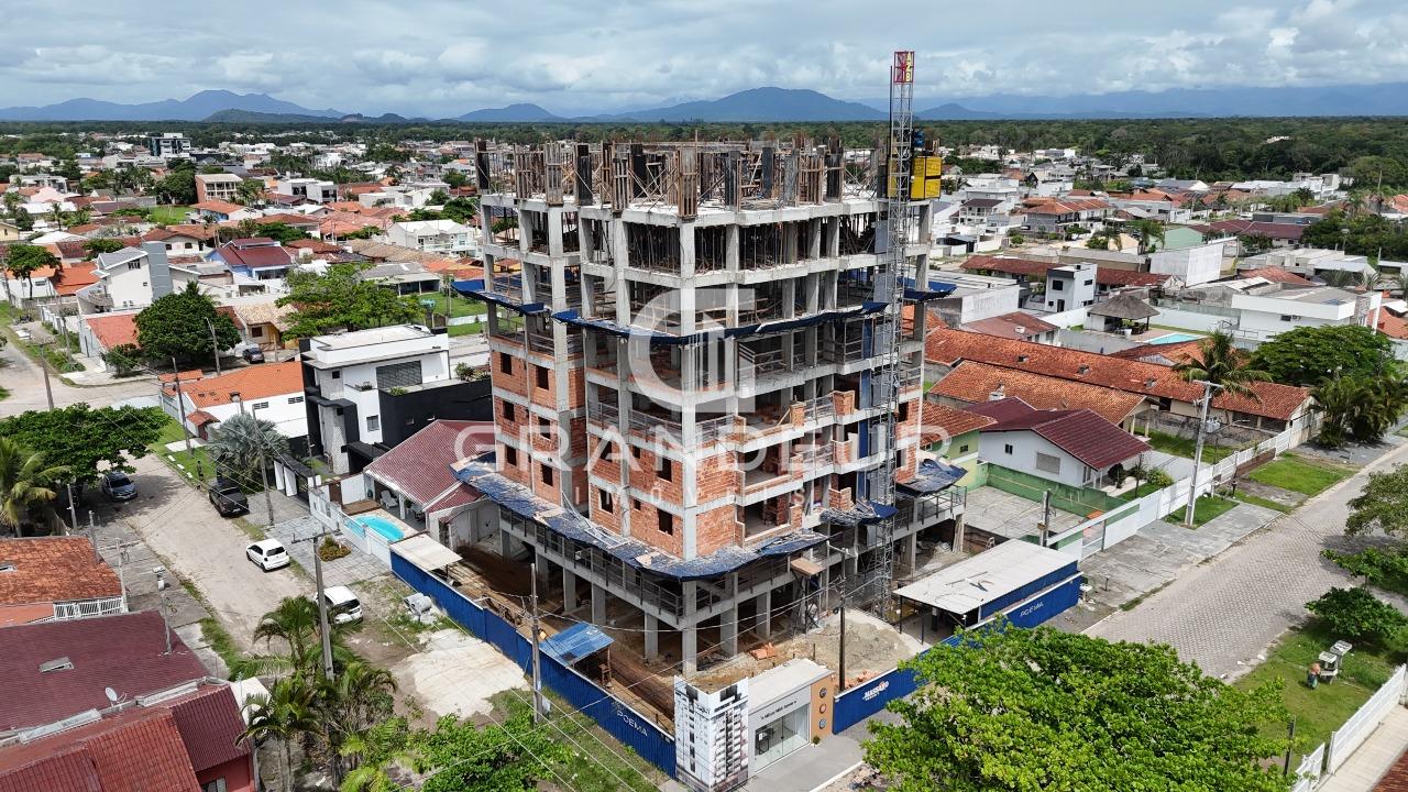 Apartamento à venda no Balneário Eliana: 