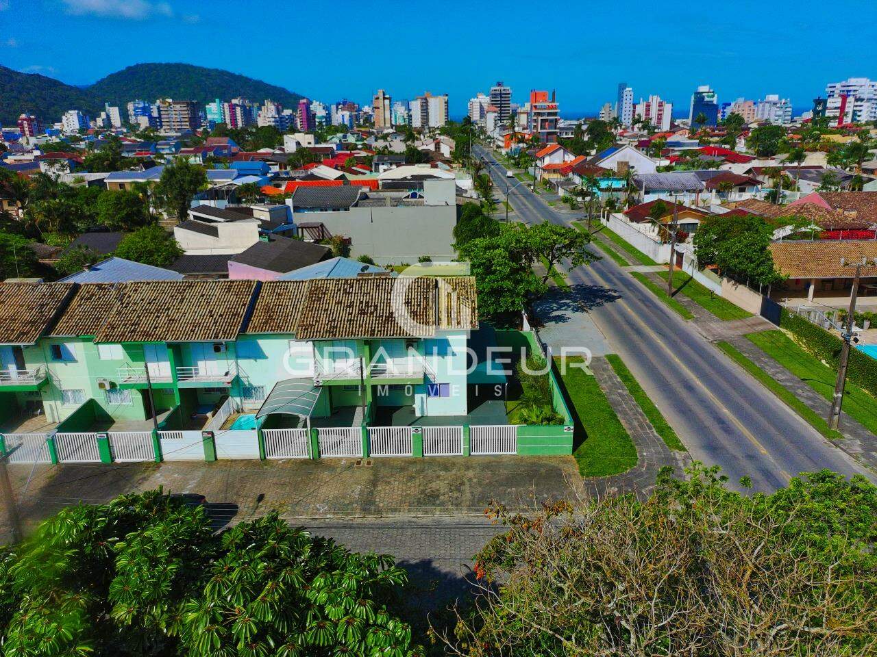 Sobrado à venda no Centro: 