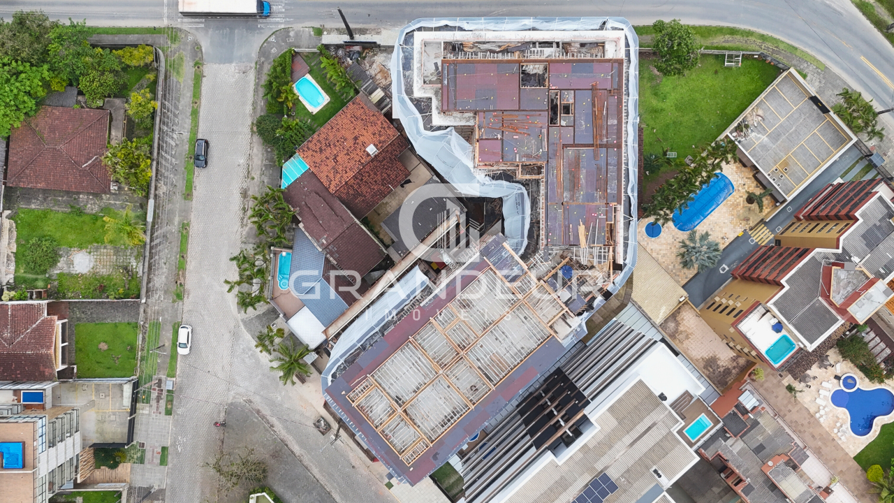 Cobertura à venda no Centro: 