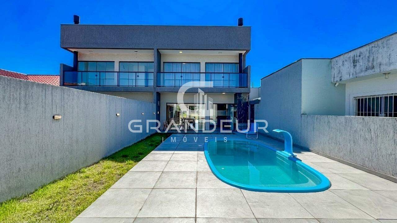 Sobrado à venda no Balneário Eliana: 