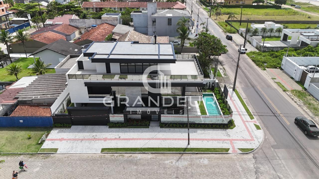 Sobrado à venda no Balneário Eliana: 