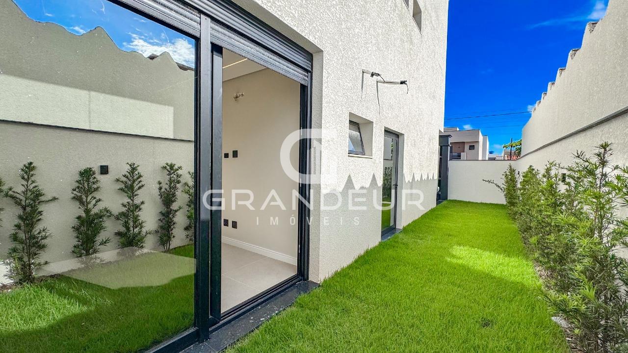 Sobrado à venda no Balneário Eliana: 