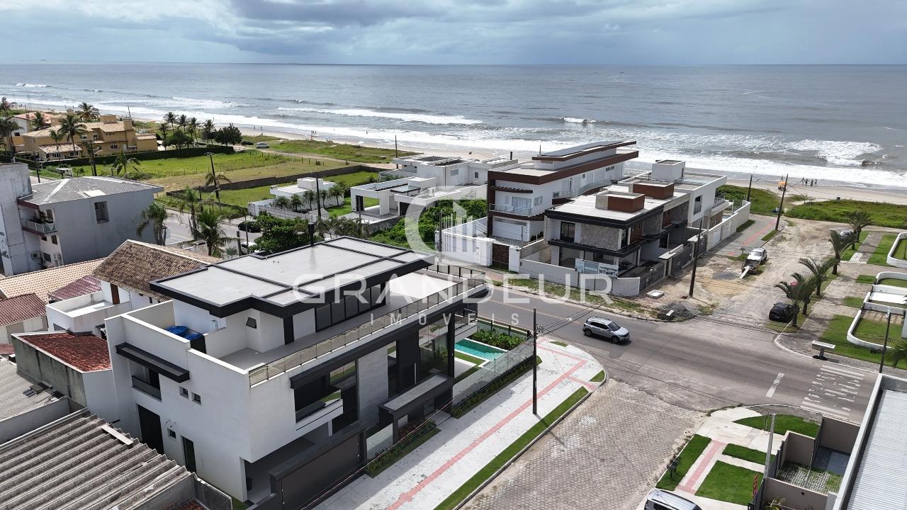 Sobrado à venda no Balneário Eliana: 