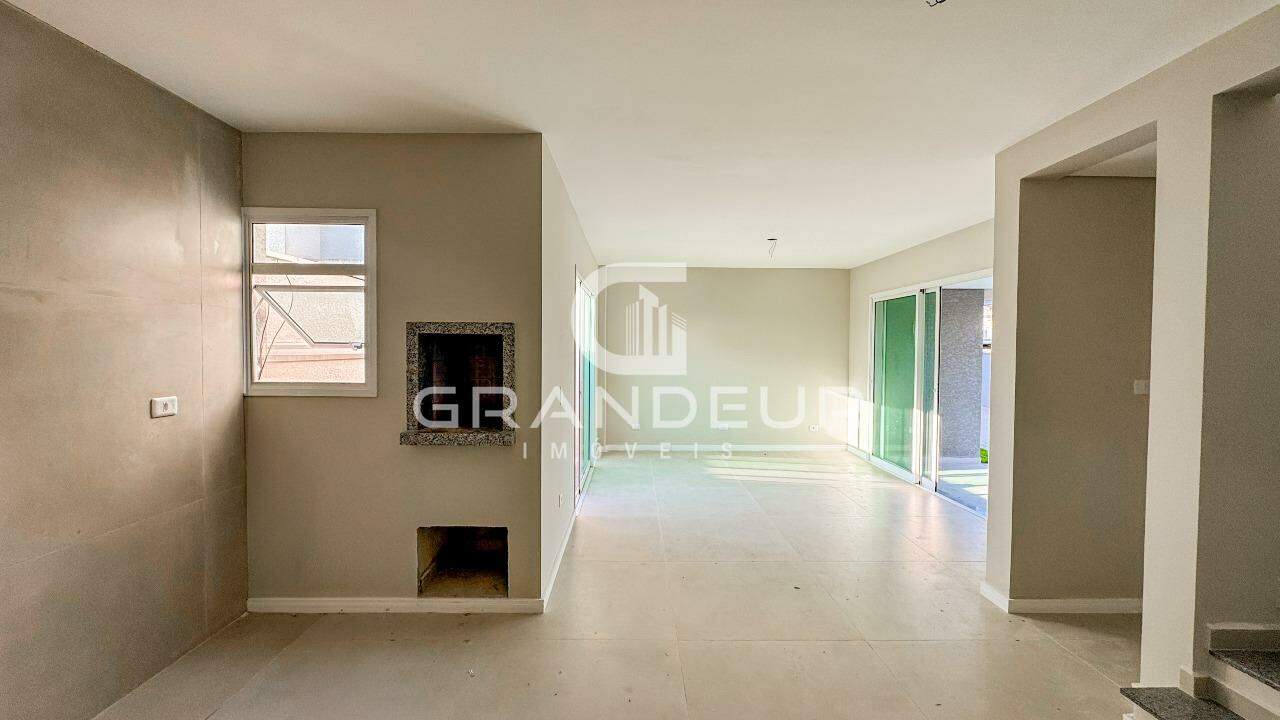 Sobrado à venda no Balneário Eliana: 