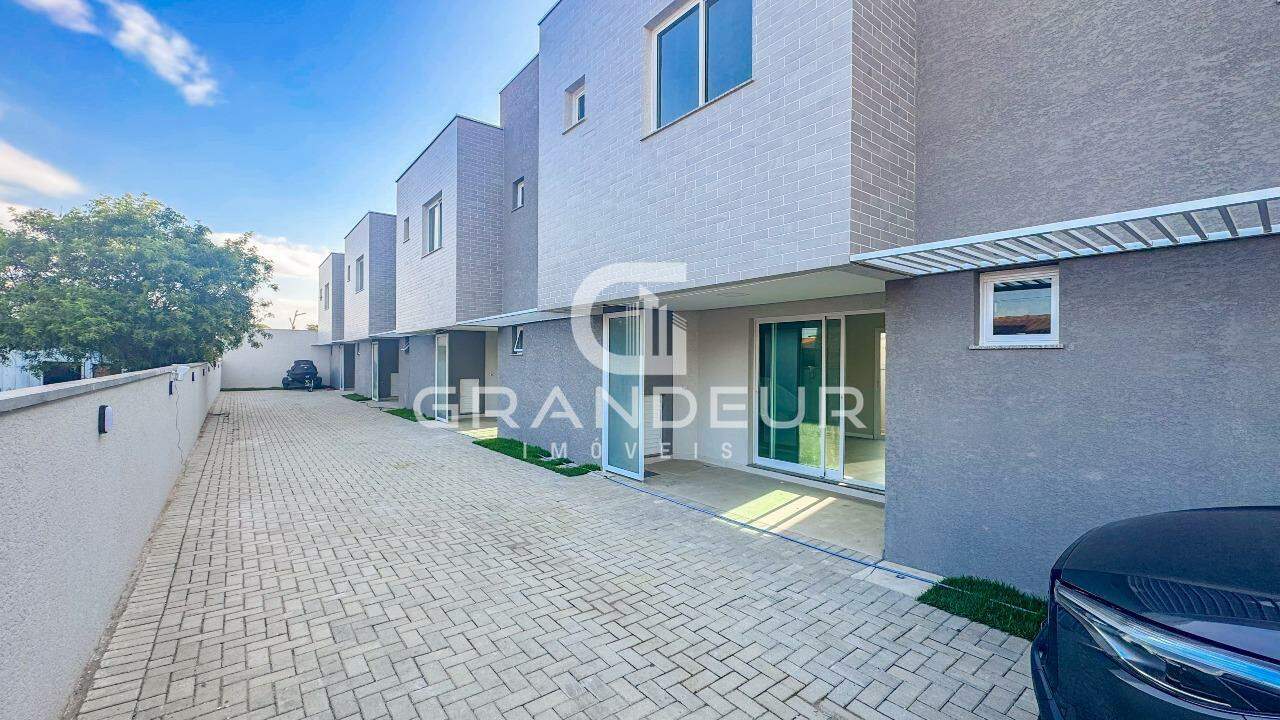 Sobrado à venda no Balneário Eliana: 