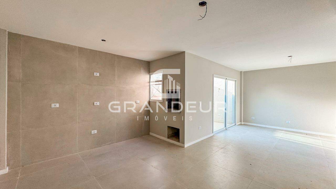 Sobrado à venda no Balneário Eliana: 