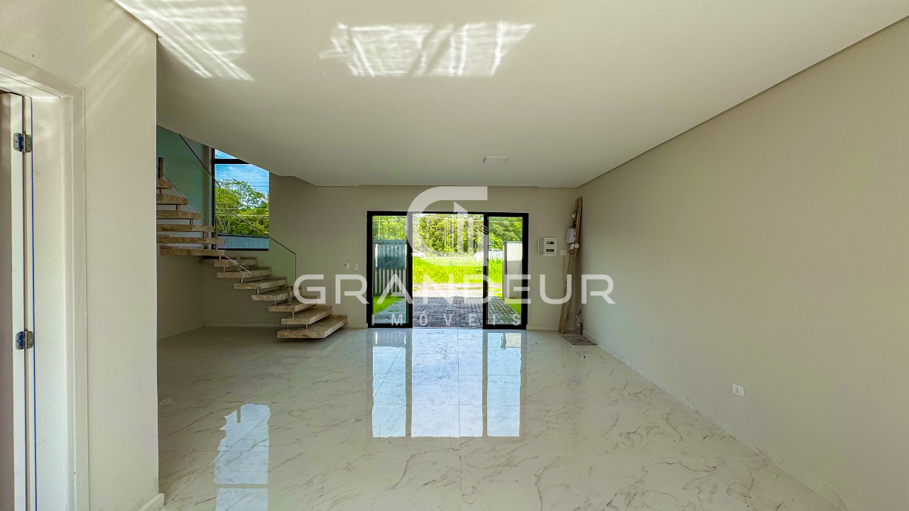 Sobrado à venda no Brejatuba: 