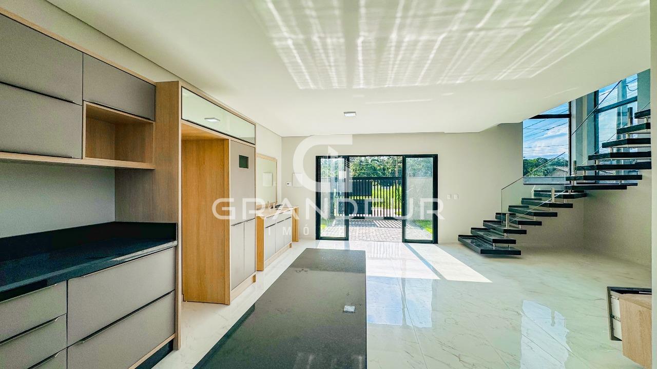 Sobrado à venda no Brejatuba: 