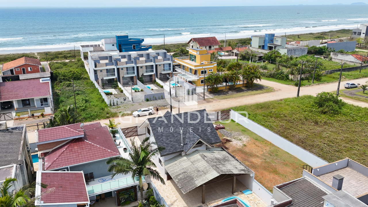 Sobrado à venda no Balneario Coroados: 