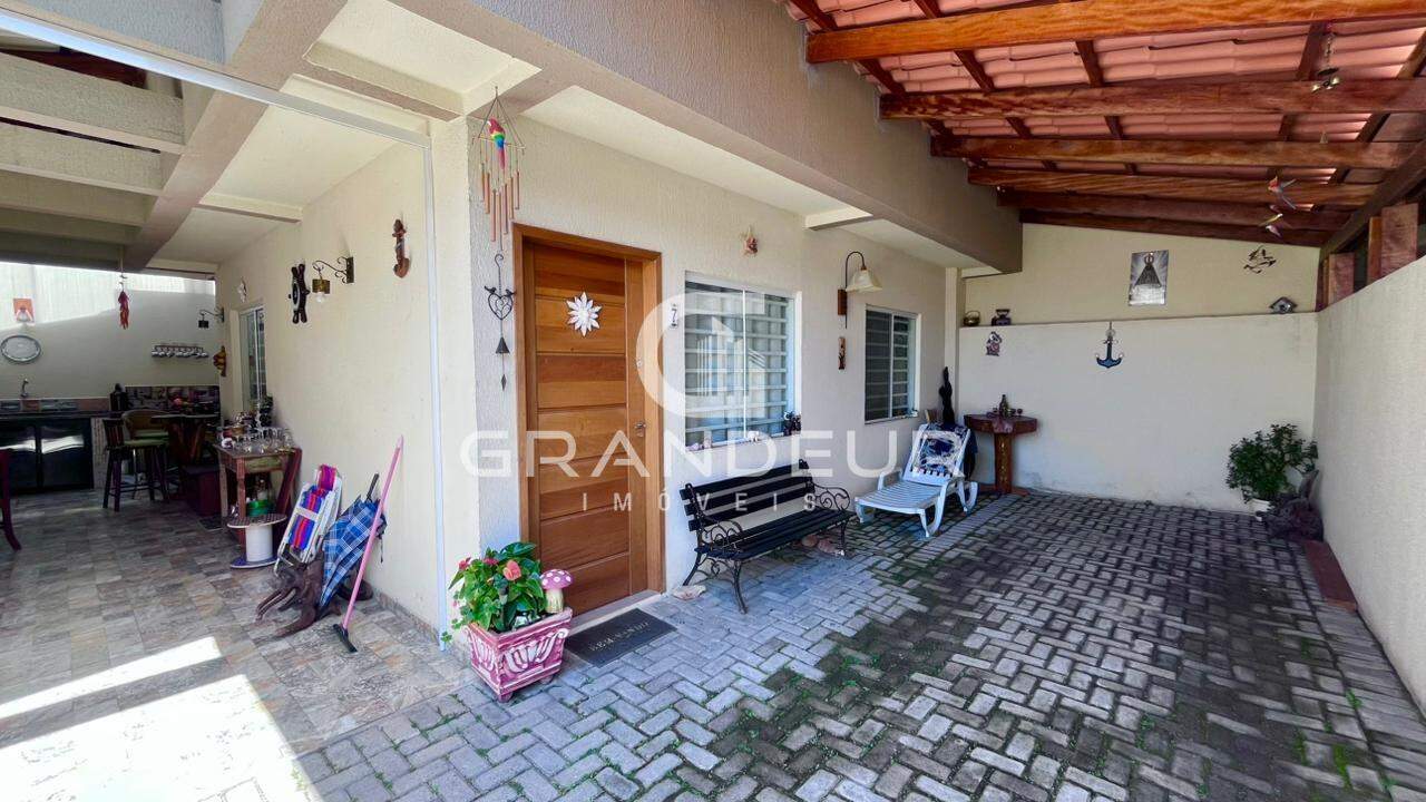 Casa à venda no Balneário Eliana: 