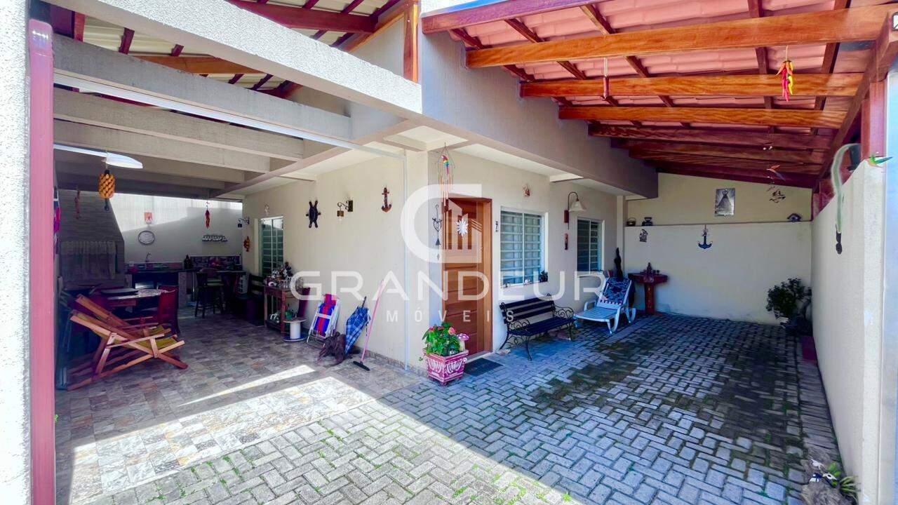 Casa à venda no Balneário Eliana: 