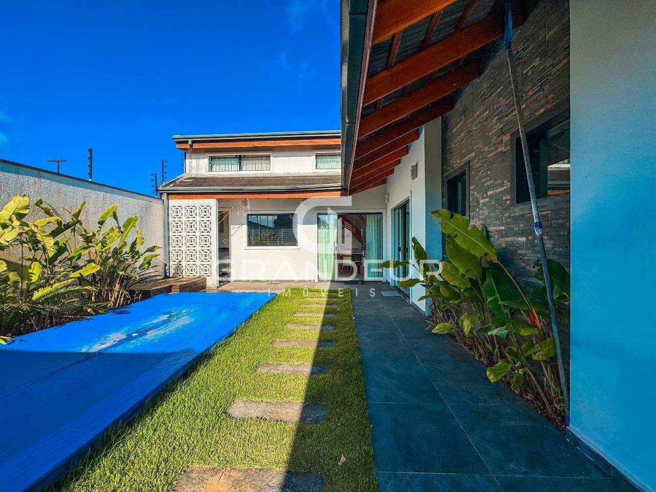 Casa à venda no Cohapar: 