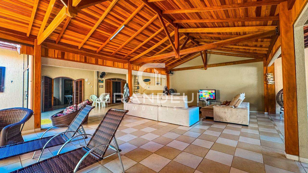 Casa à venda no Balneário Eliana: 