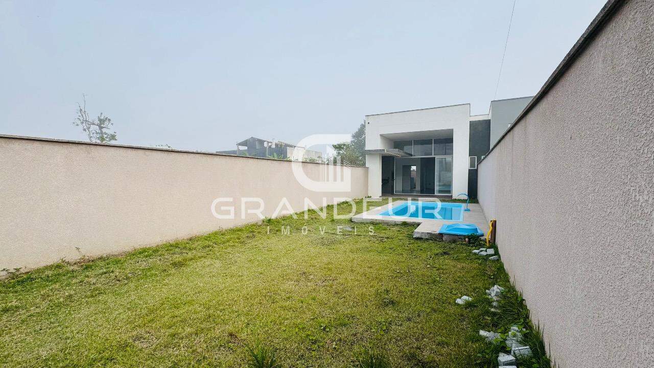 Casa à venda no Balneário Eliana: 