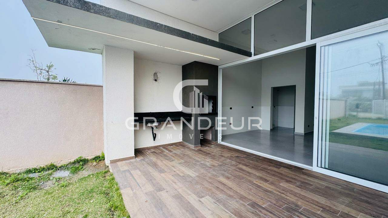 Casa à venda no Balneário Eliana: 