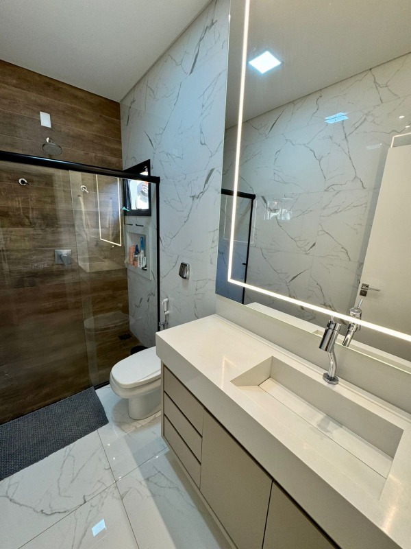 Casa à venda no Parque Alvorada: 