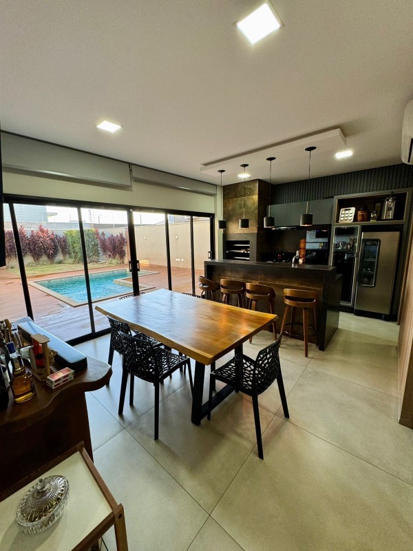 Casa à venda no Parque Alvorada: 