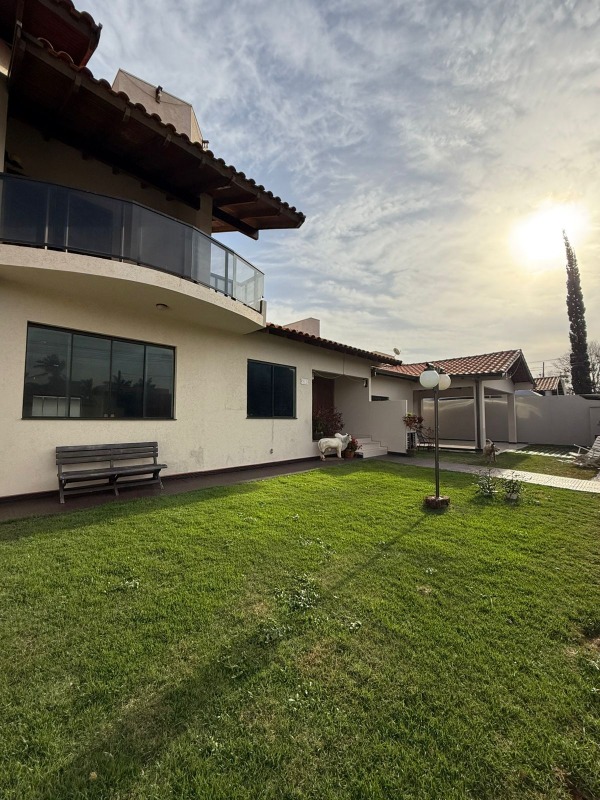 Casa à venda no Parque Alvorada: 