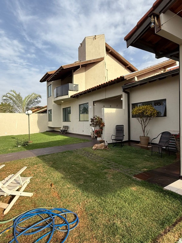 Casa à venda no Parque Alvorada: 