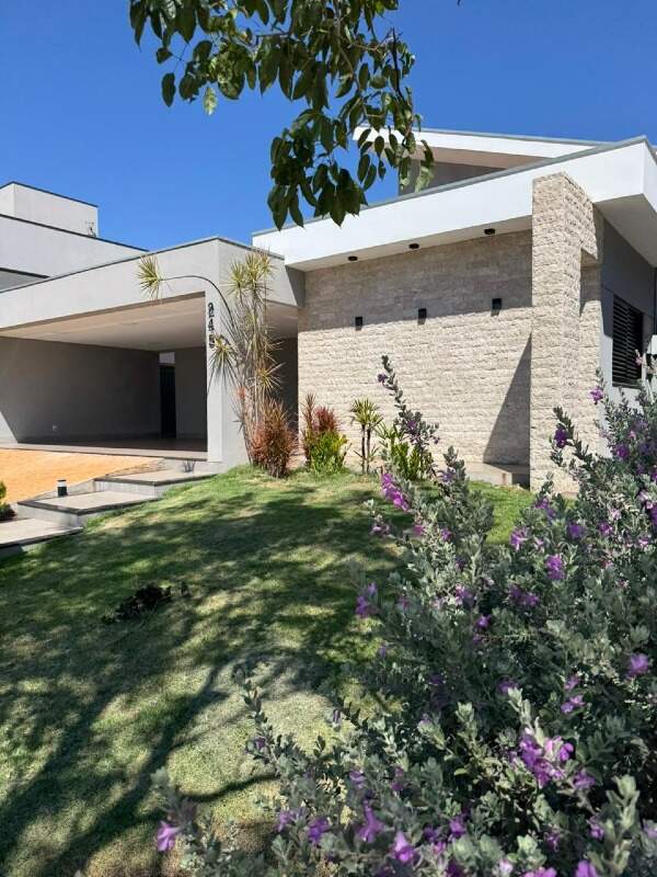 Casa à venda no Ecoville: 