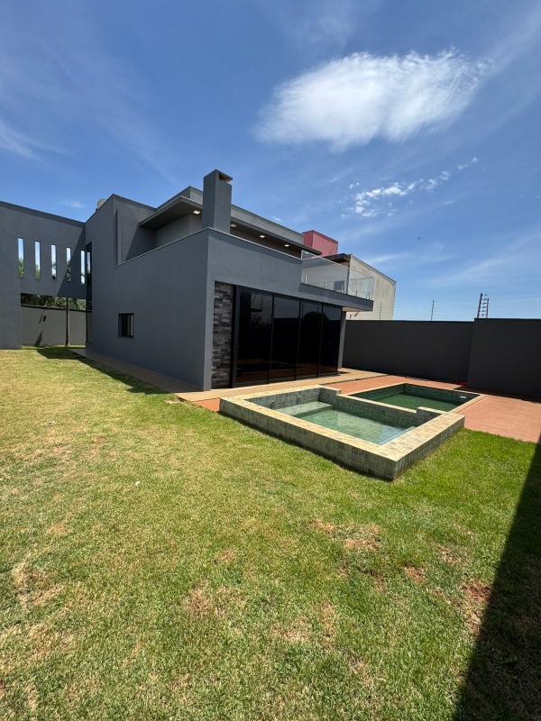 Casa à venda no Parque Alvorada: 