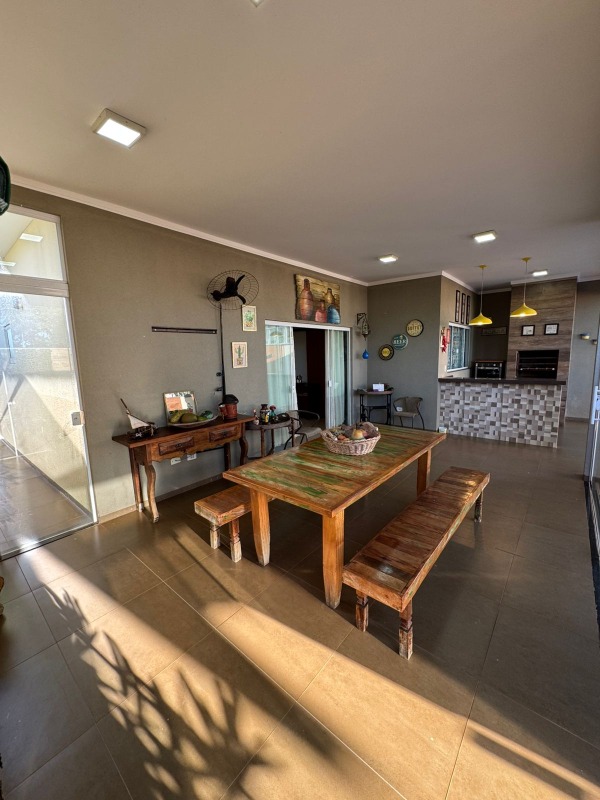 Casa à venda no Jardim Mônaco: 