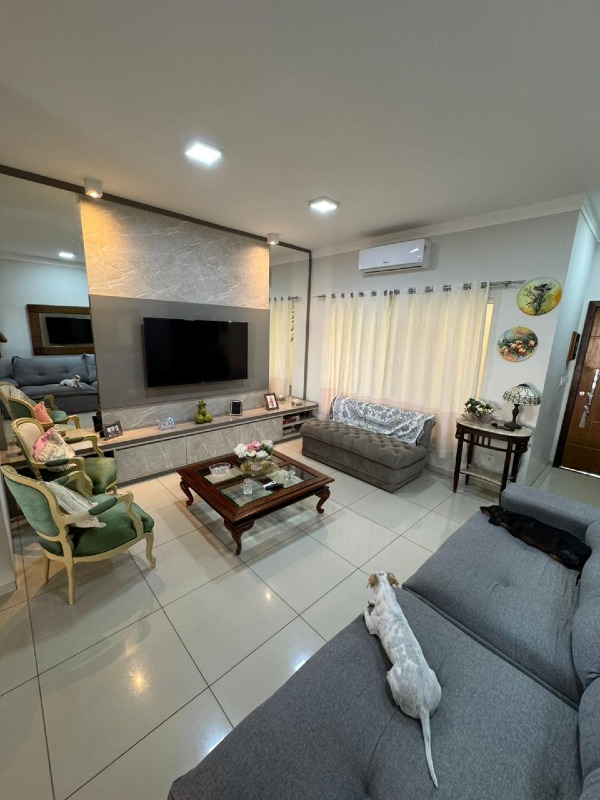 Casa à venda no Jardim Mônaco: 