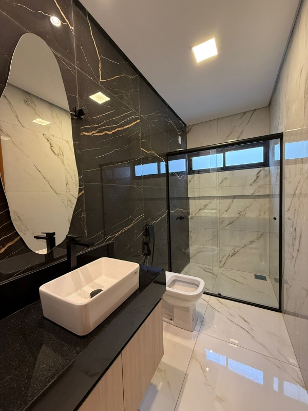 Casa à venda no Conjunto Residencial Monte Carlo: 