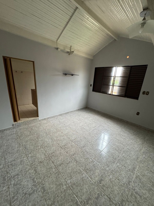 Casa para aluguel no Jardim São Pedro: 