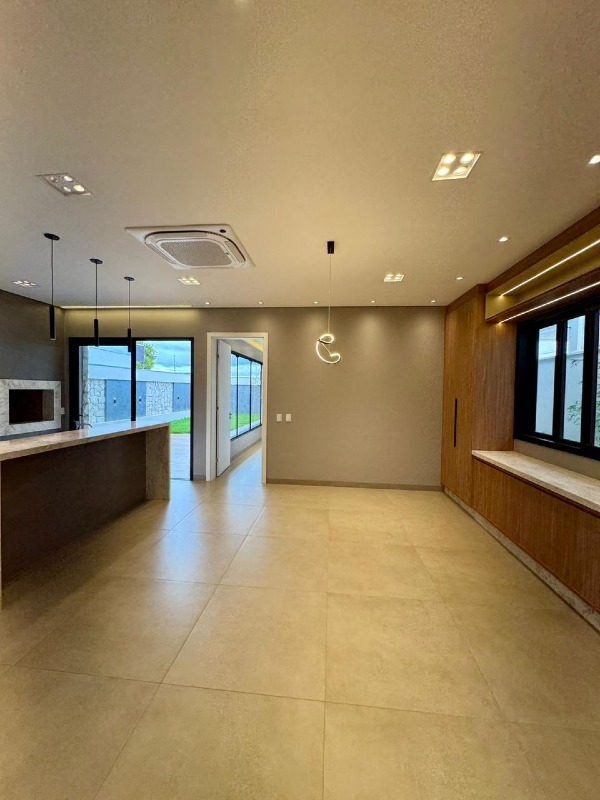 Casa à venda no Parque Alvorada: 