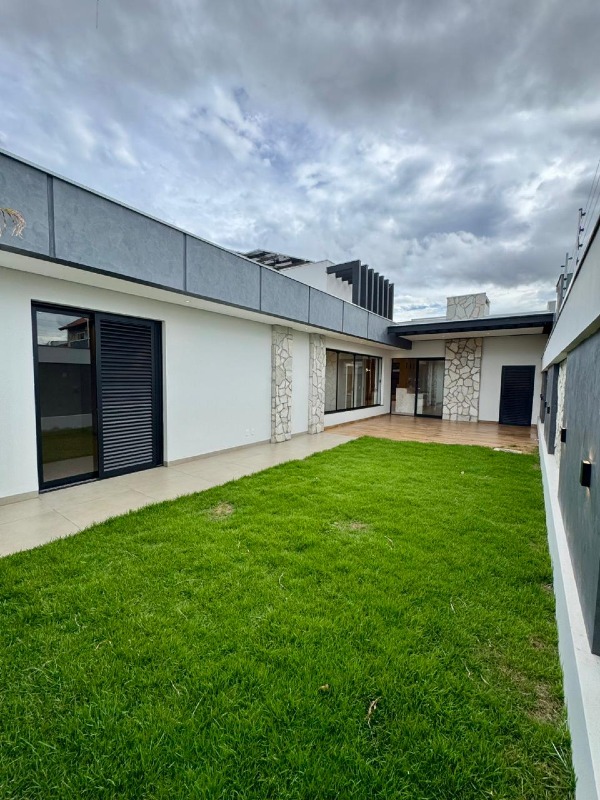 Casa à venda no Parque Alvorada: 