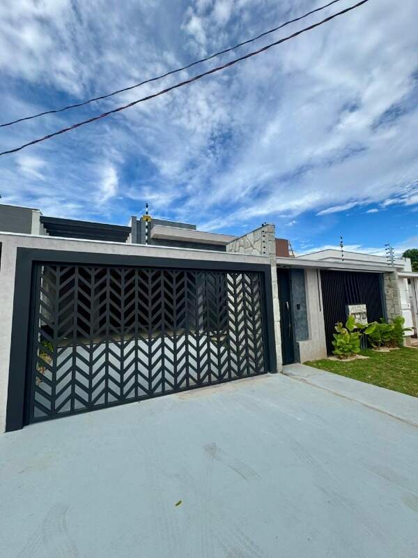 Casa à venda no Parque Alvorada: 