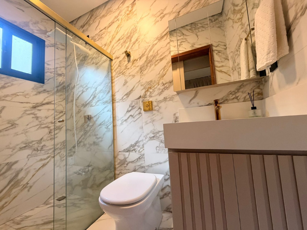 Casa à venda no FLOR DE MAIO : 