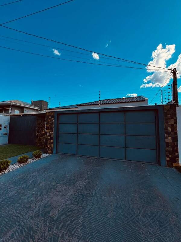 Casa à venda no Parque Alvorada: 