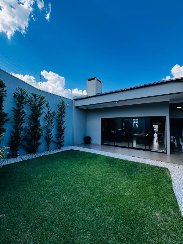 Casa à venda no Parque Alvorada: 