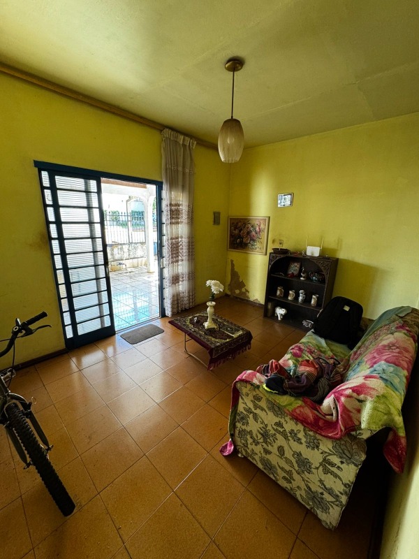 Casa à venda no BNH III PLANO: 