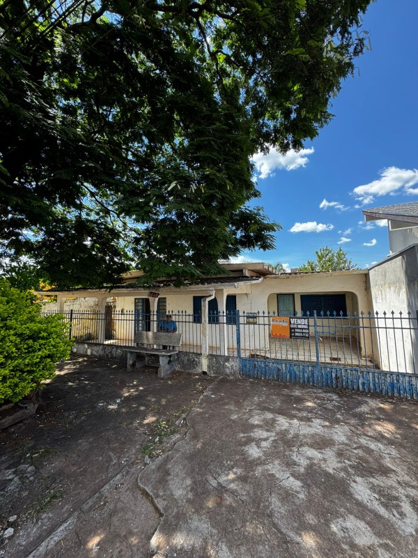 Casa à venda no BNH III PLANO: 