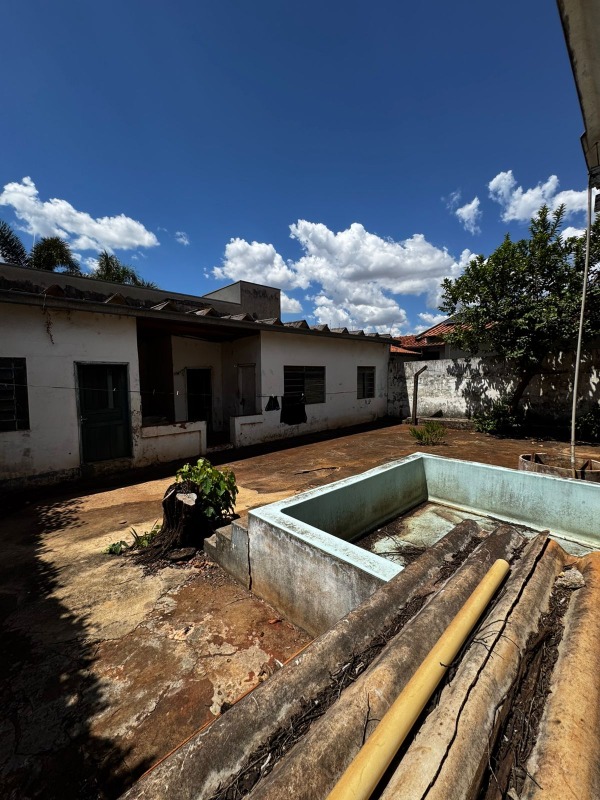 Casa à venda no BNH III PLANO: 